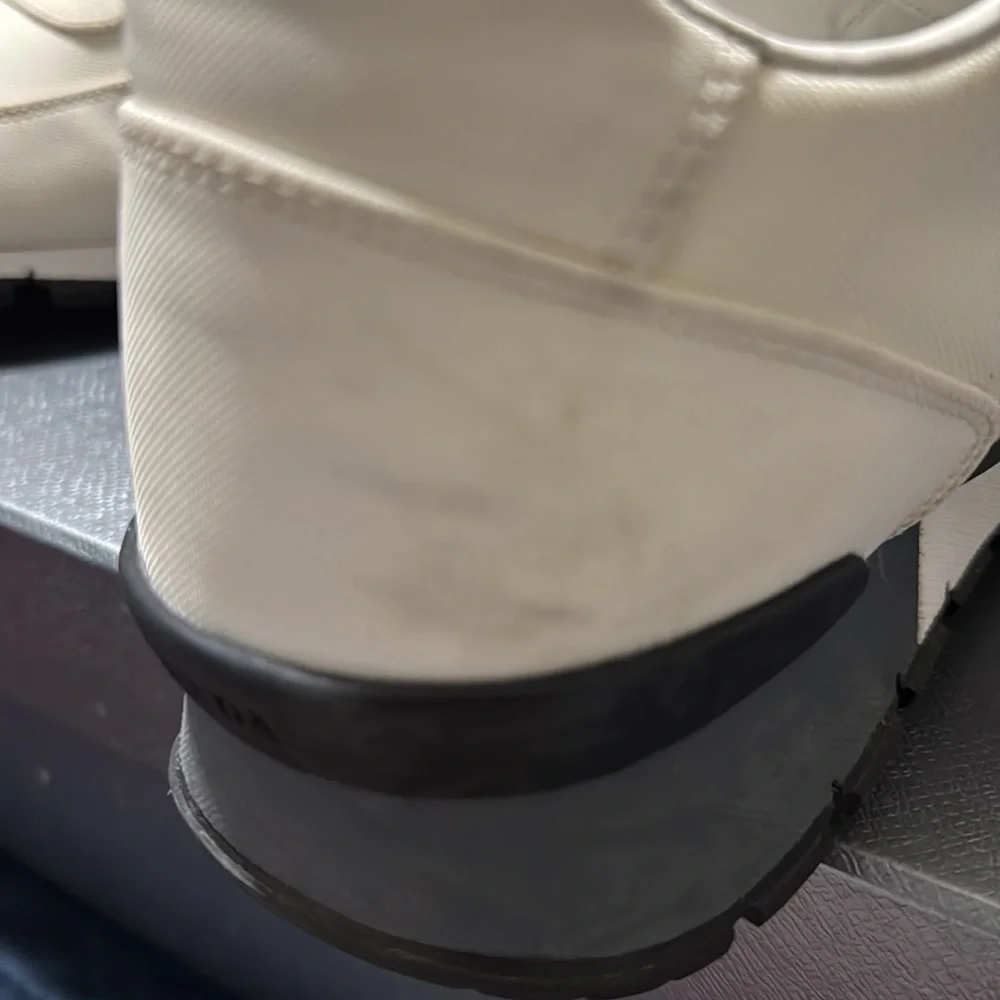 PRADA - Picture 10 of 11